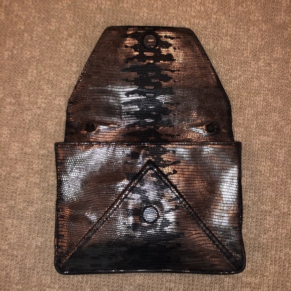 Kelly Wynne Cloud 9 Clutch Metallic Snakeskin - Picture 5 of 9